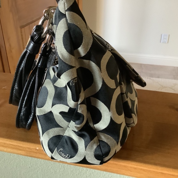 Authentic Coach Handbag - Picture 4 of 6